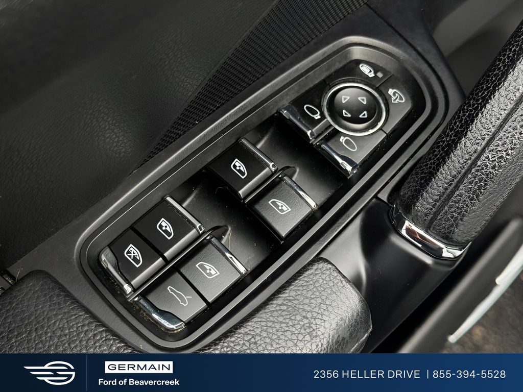 Used 2017 White Porsche Base image 22