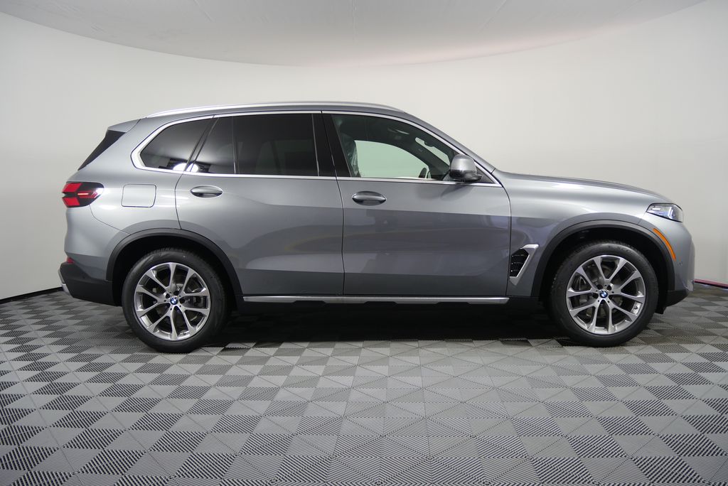 Thumbnail: 2026 BMW X5 - 2