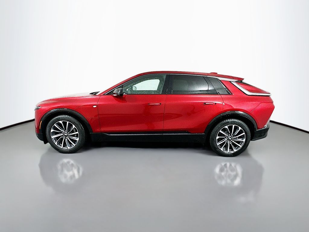 Thumbnail: 2024 Cadillac Lyriq - 8