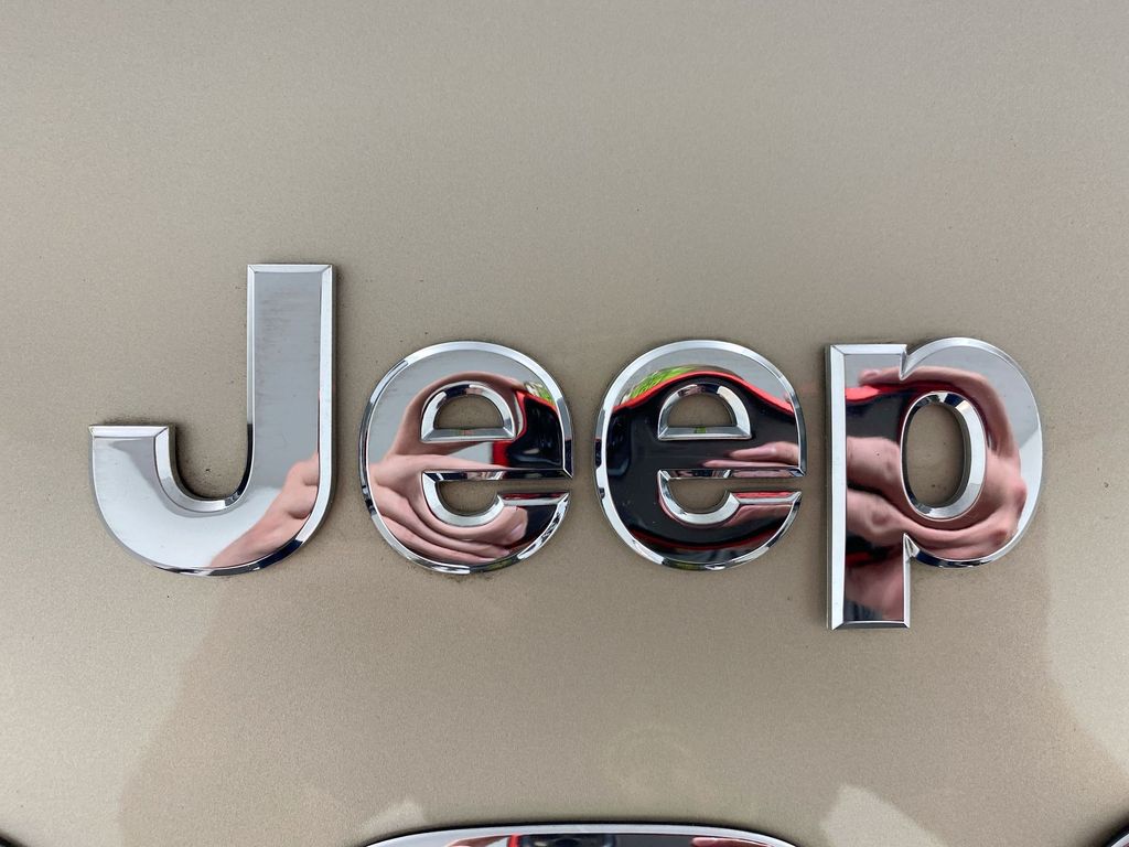 2015 Jeep Cherokee Latitude 28