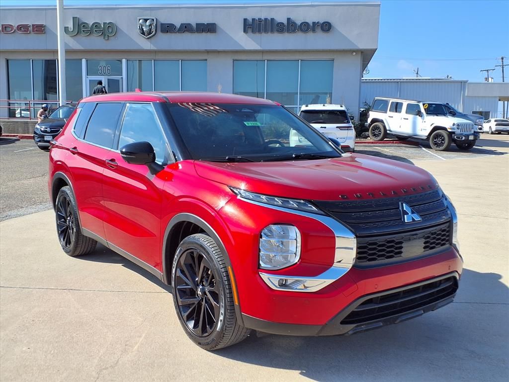 2023 Mitsubishi Outlander Black Edition FWD