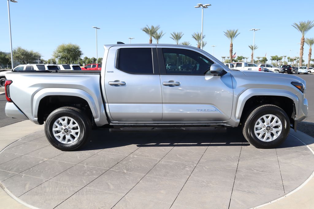 2025 Toyota Tacoma SR5 4x4 Double Cab photo 4