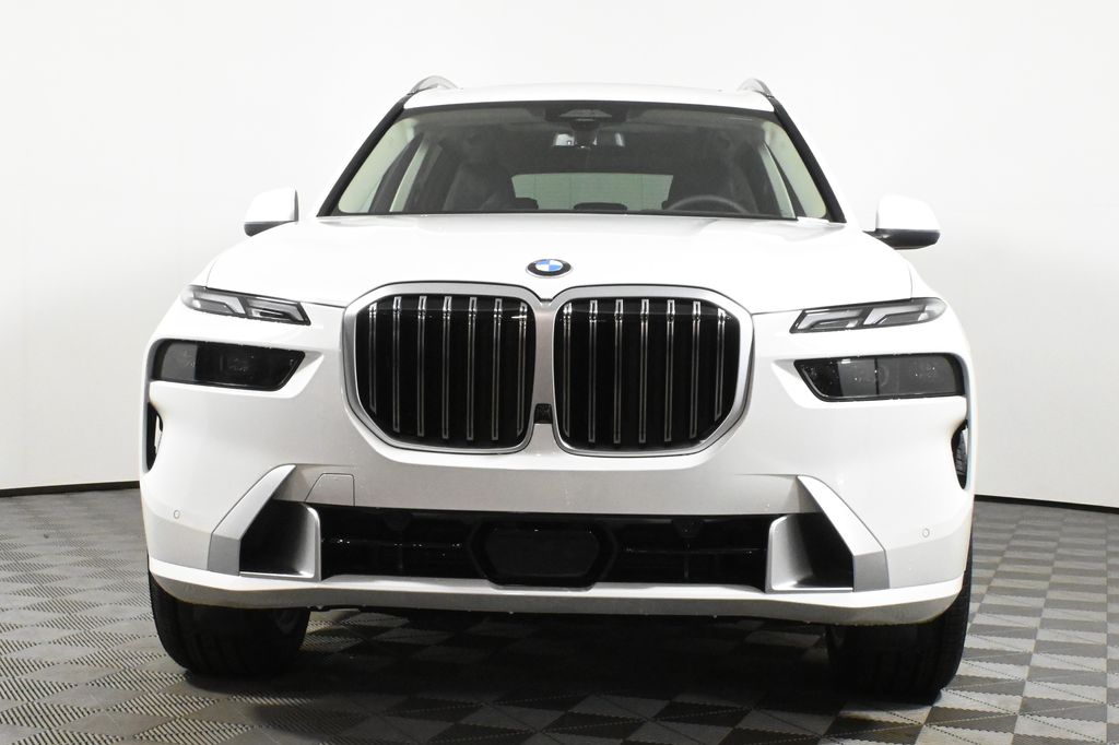 Thumbnail: 2025 BMW X7 - 10