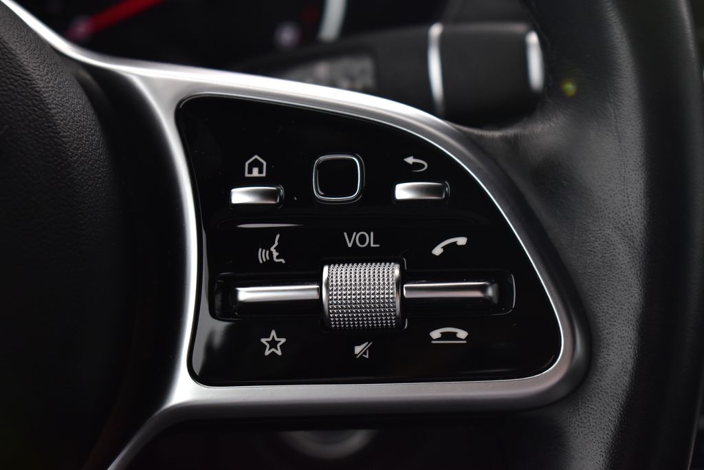 Thumbnail: 2021 Mercedes-Benz GLC - 17