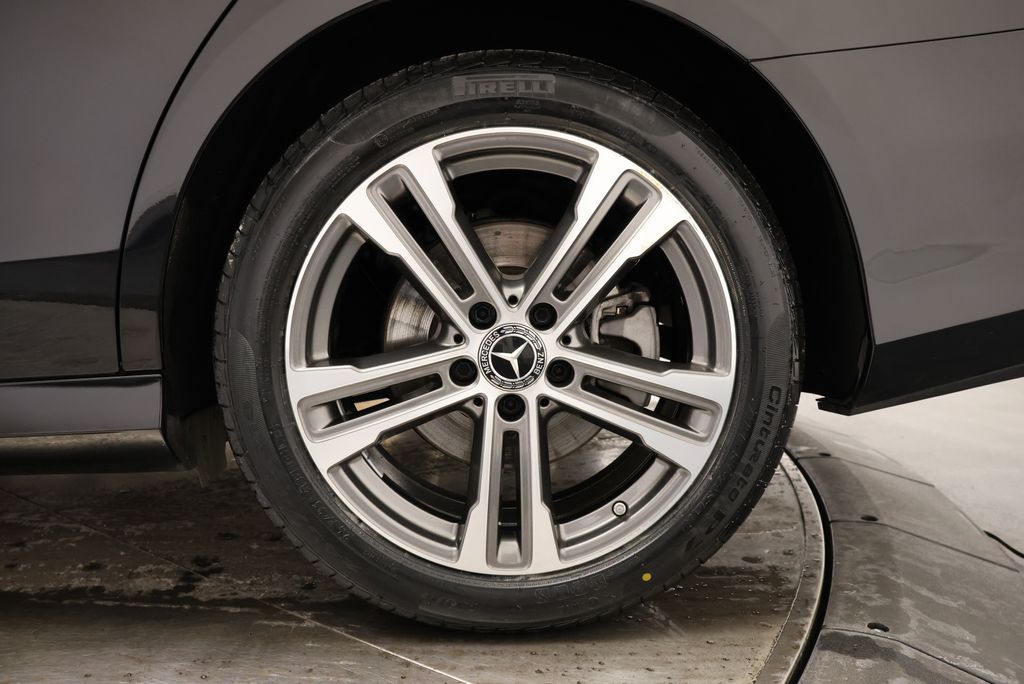 Thumbnail: 2023 Mercedes-Benz E-Class - 14