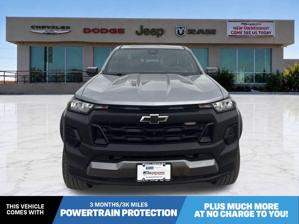 Sterling Gray Metallic 2024 Chevrolet Colorado Pickup Truck Four-Wheel Drive 8-Speed Automatic