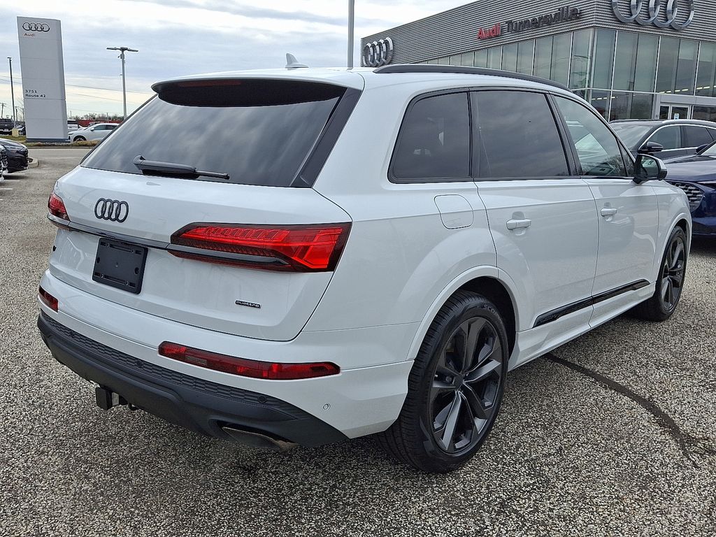 Thumbnail: 2026 Audi Q7 - 4