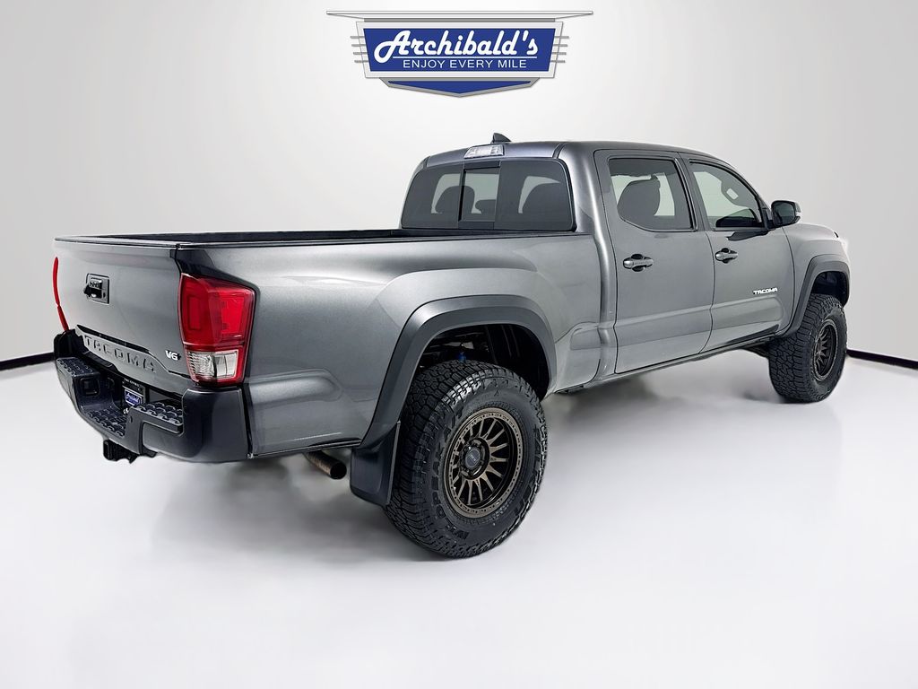 2017 Toyota Tacoma TRD Off-Road photo