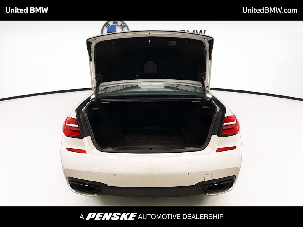 Thumbnail: 2019 BMW 7 Series - 14