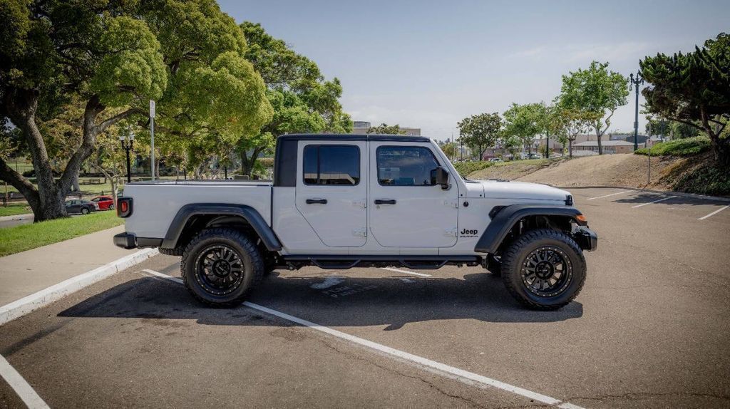 Used 2023 Jeep Gladiator Sport 4D Crew Cab