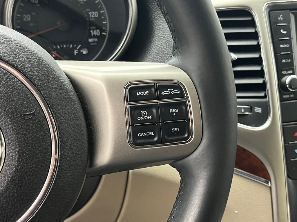 Thumbnail: 2013 Jeep Grand Cherokee - 14