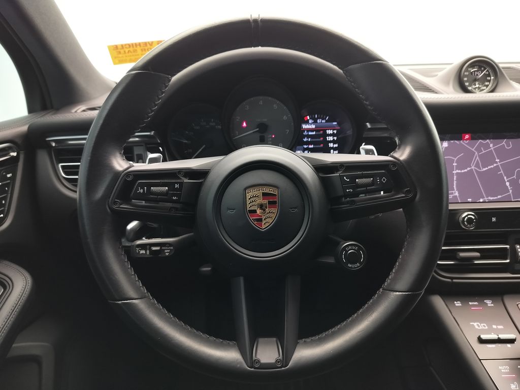 Thumbnail: 2023 Porsche Macan - 9