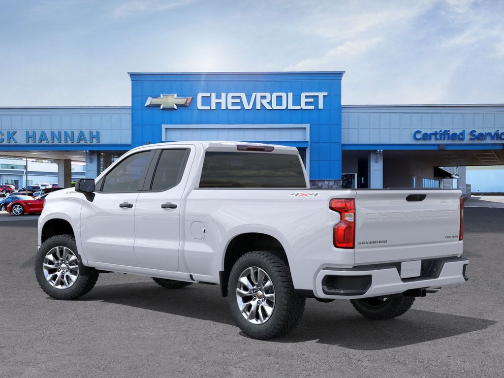 2026 Chevrolet Silverado 1500 Custom photo 3