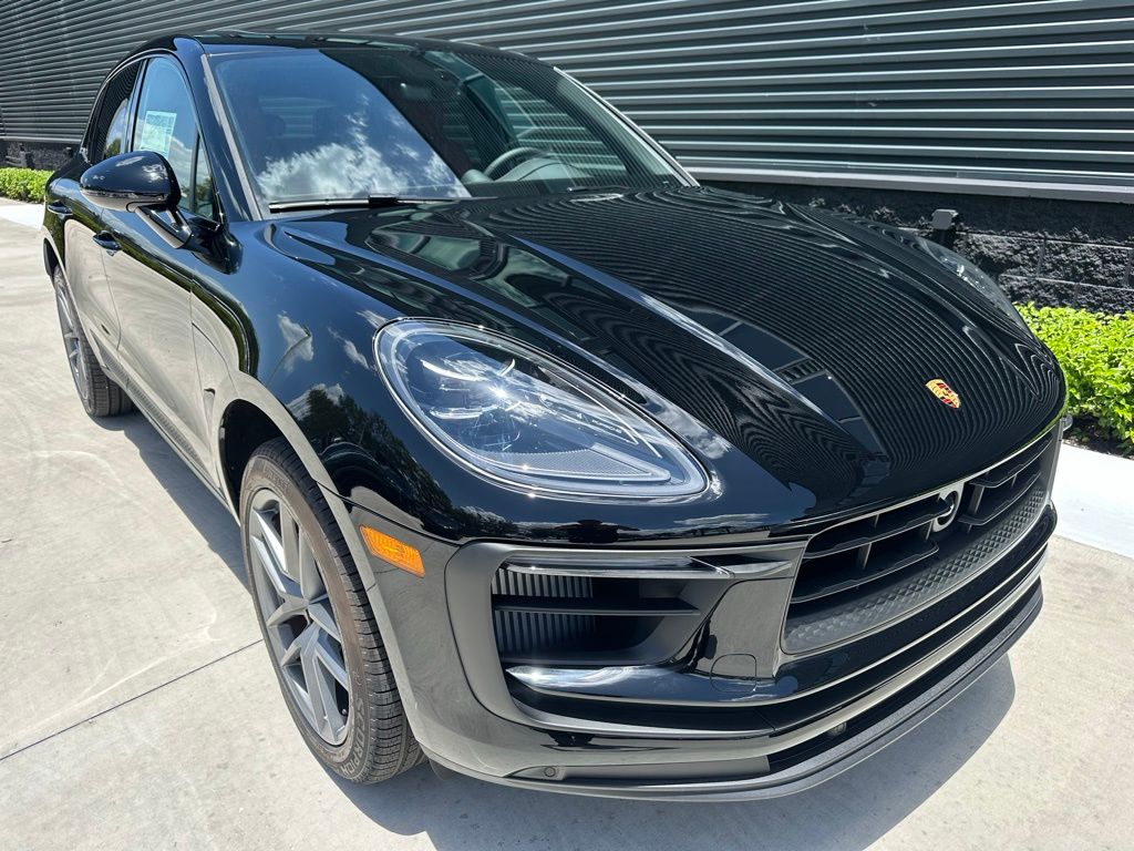 Thumbnail: 2025 Porsche Macan - 10