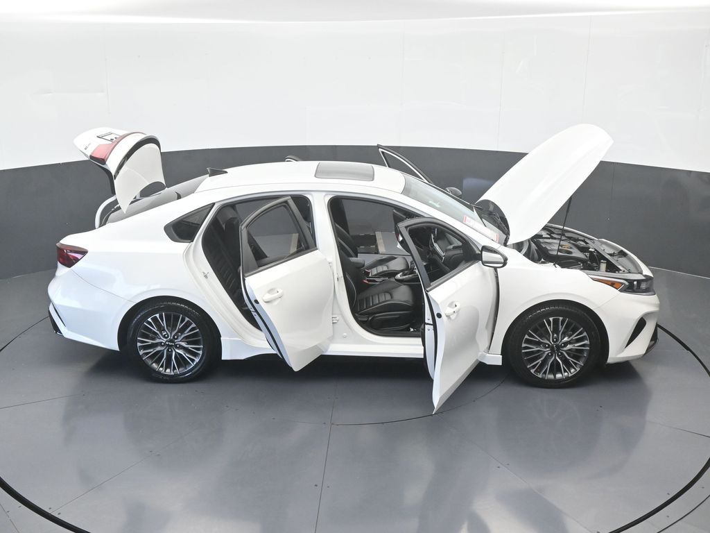 Used 2024 Snow White Pearl Kia GT-Line image 72