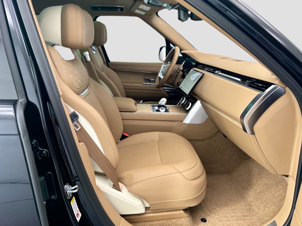 Thumbnail: 2023 Land Rover Range Rover - 19