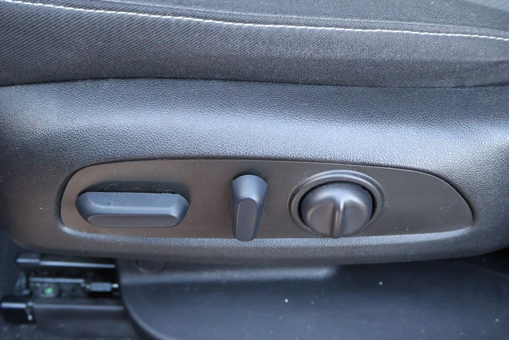 Thumbnail: 2023 Chevrolet Blazer - 14