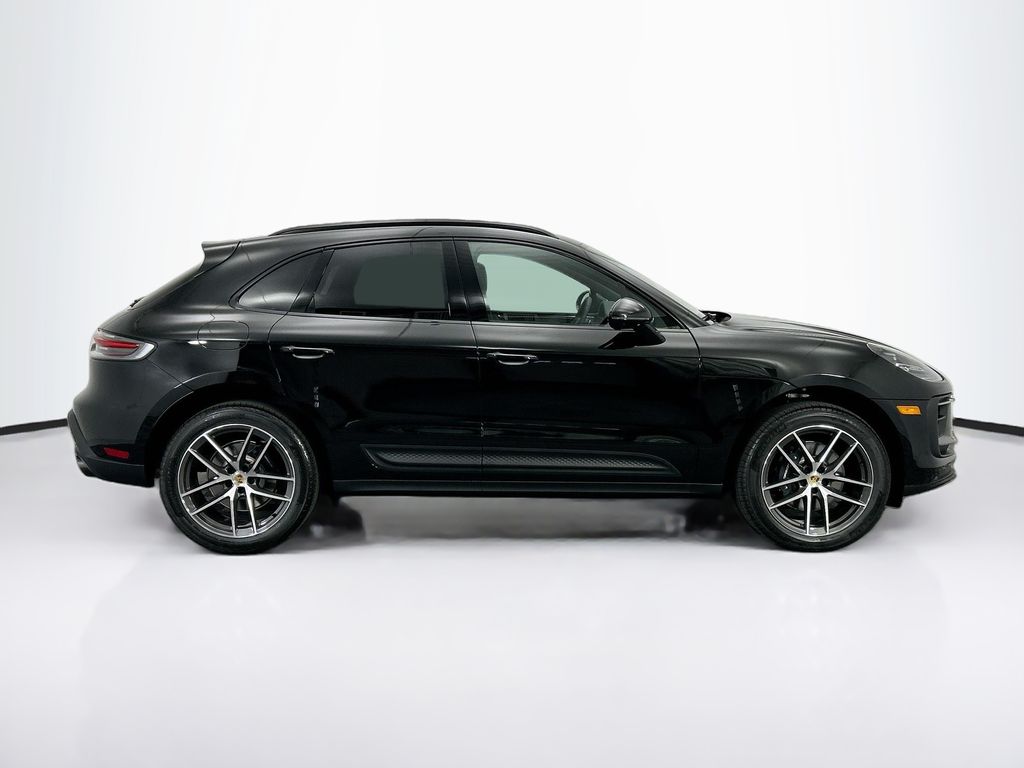 Thumbnail: 2026 Porsche Macan - 8