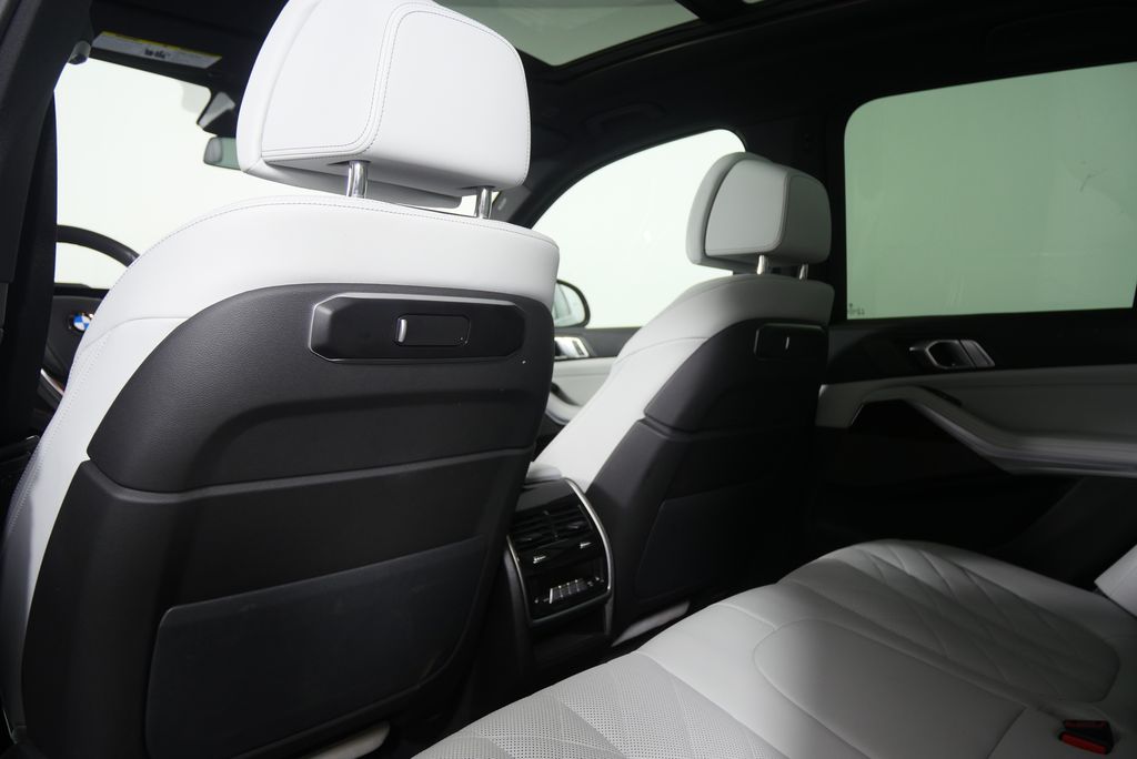 Thumbnail: 2026 BMW X5 - 19