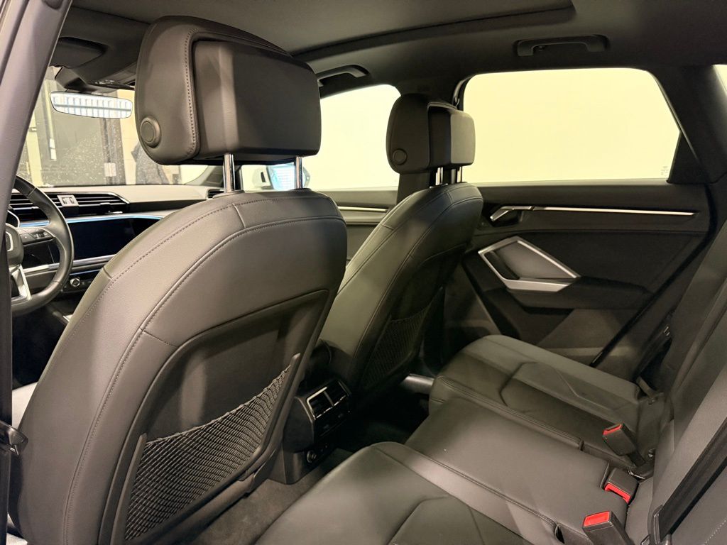 Thumbnail: 2022 Audi Q3 - 21