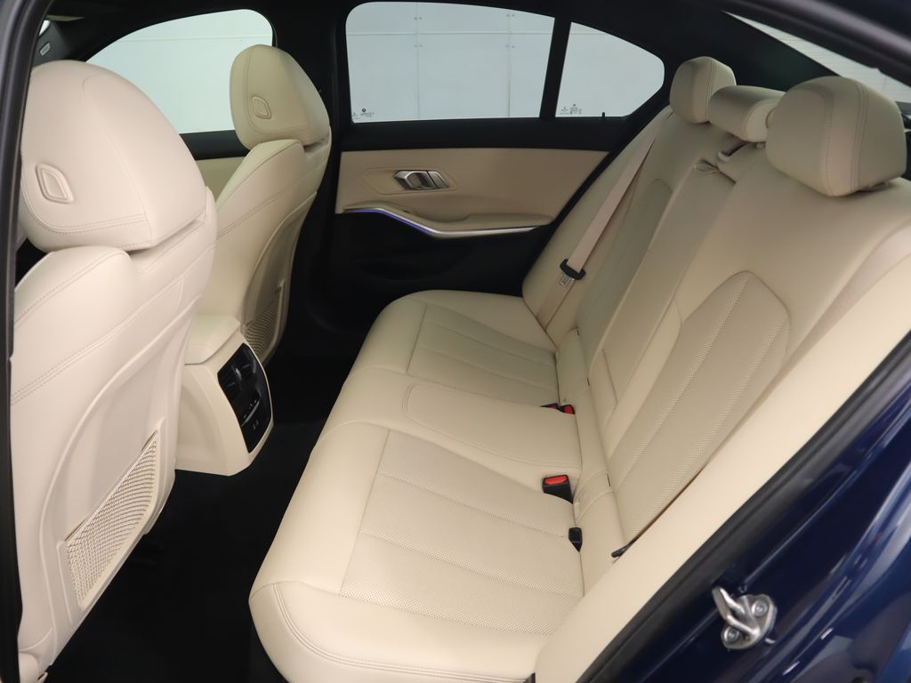 Thumbnail: 2022 BMW 3 Series - 22