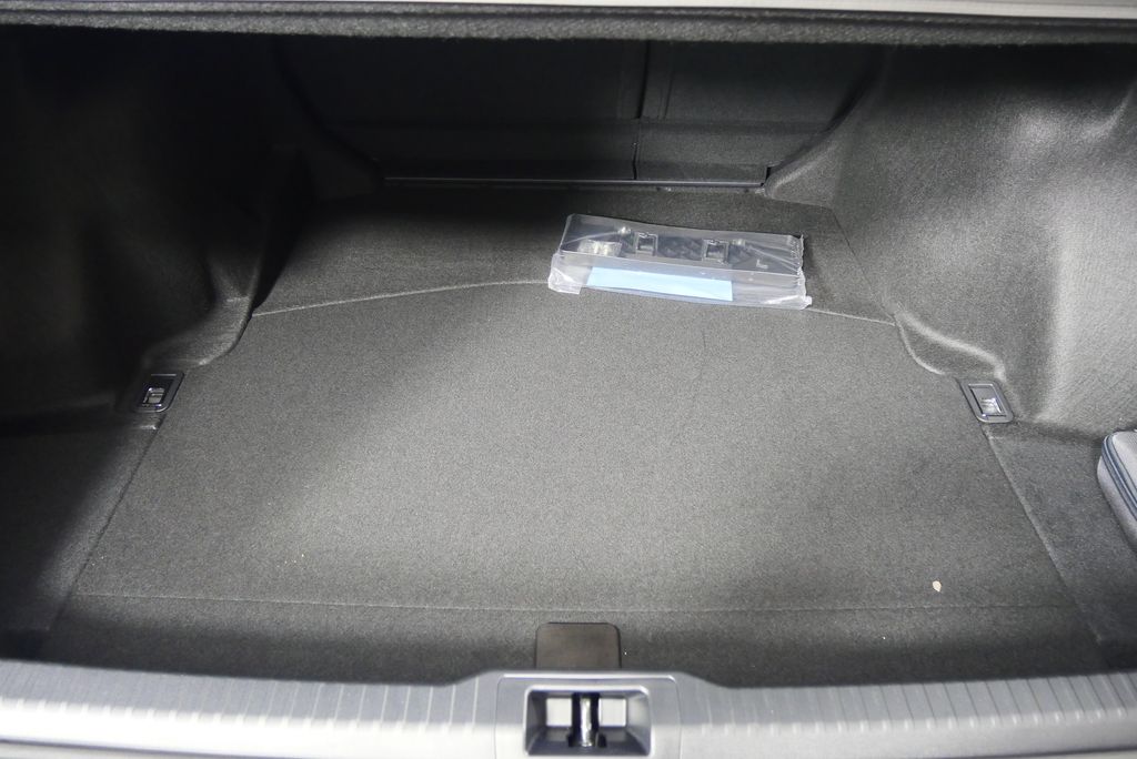 2025 Lexus IS 350 16