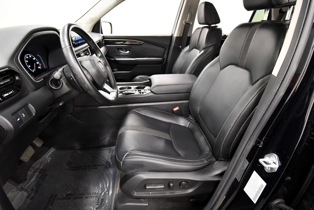 Used 2025 Honda Pilot SUV