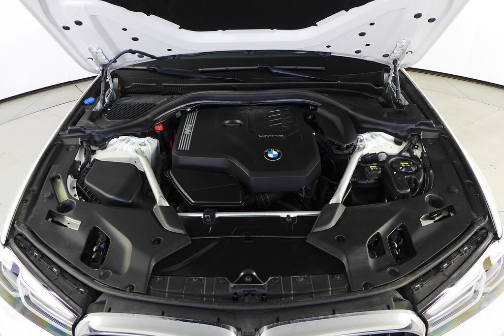 Thumbnail: 2022 BMW 5 Series - 6