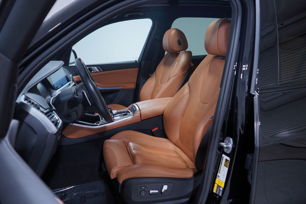 Thumbnail: 2021 BMW X5 - 7
