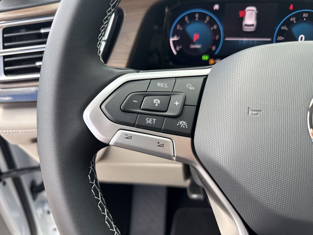 2026 Volkswagen Atlas 2.0T SE White at Bayshore Chrysler Jeep Dodge Ram