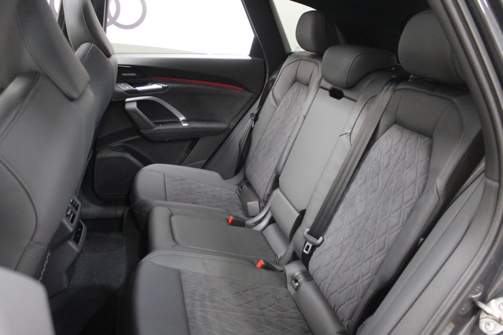 Thumbnail: 2025 Audi SQ5 - 32