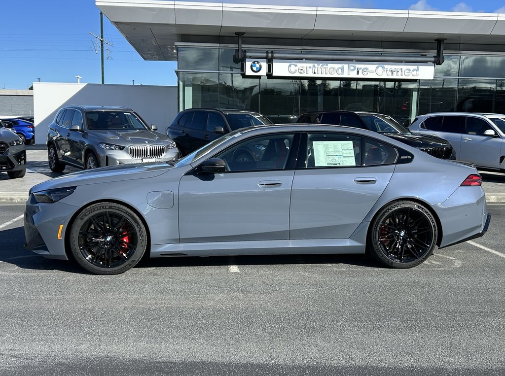 Thumbnail: 2026 BMW M5 - 2