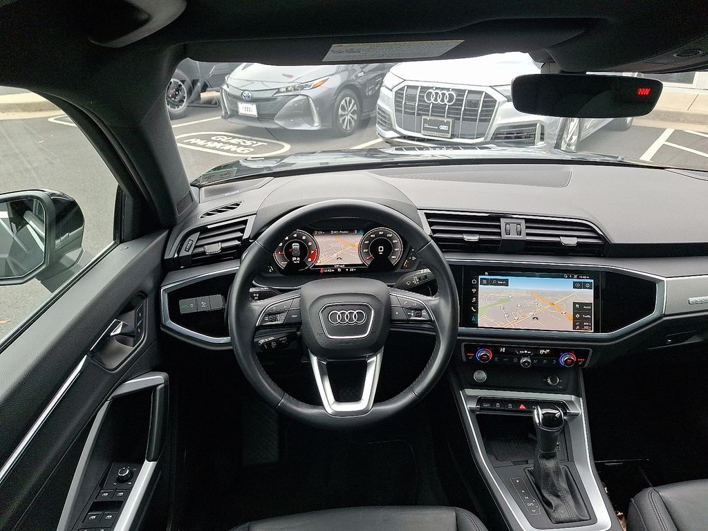 Thumbnail: 2020 Audi Q3 - 11