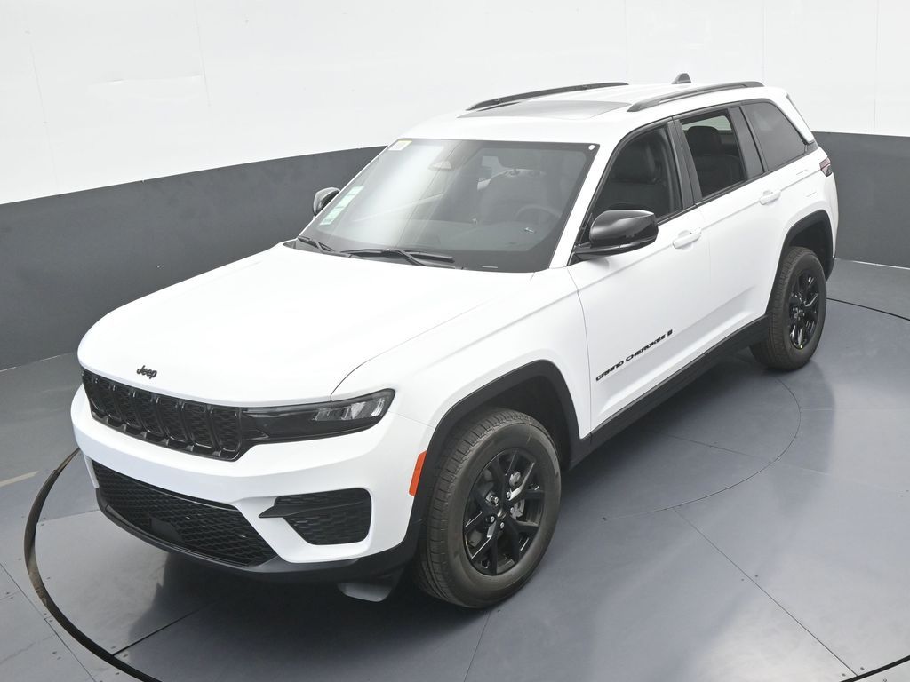 Used 2025 Bright White Clearcoat Jeep Altitude X image 40
