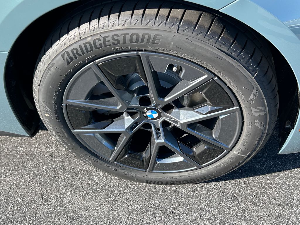 Thumbnail: 2025 BMW i4 - 3