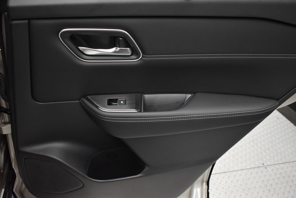 Thumbnail: 2026 Nissan Rogue - 32