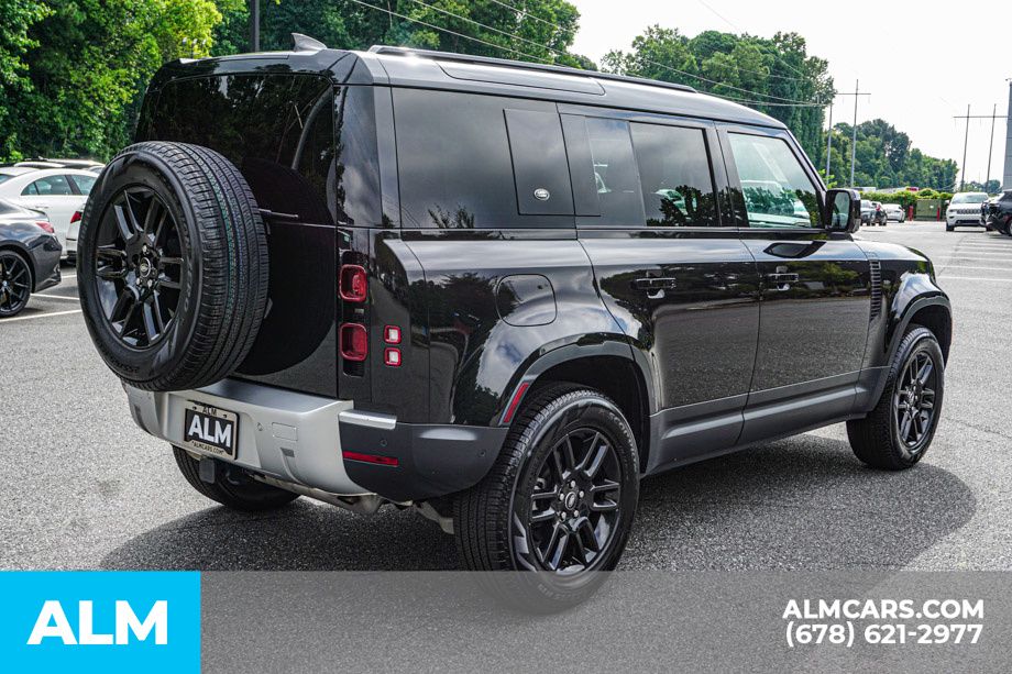 Used 2024 Black Land Rover S image 5