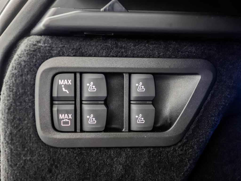 Thumbnail: 2026 BMW X7 - 27