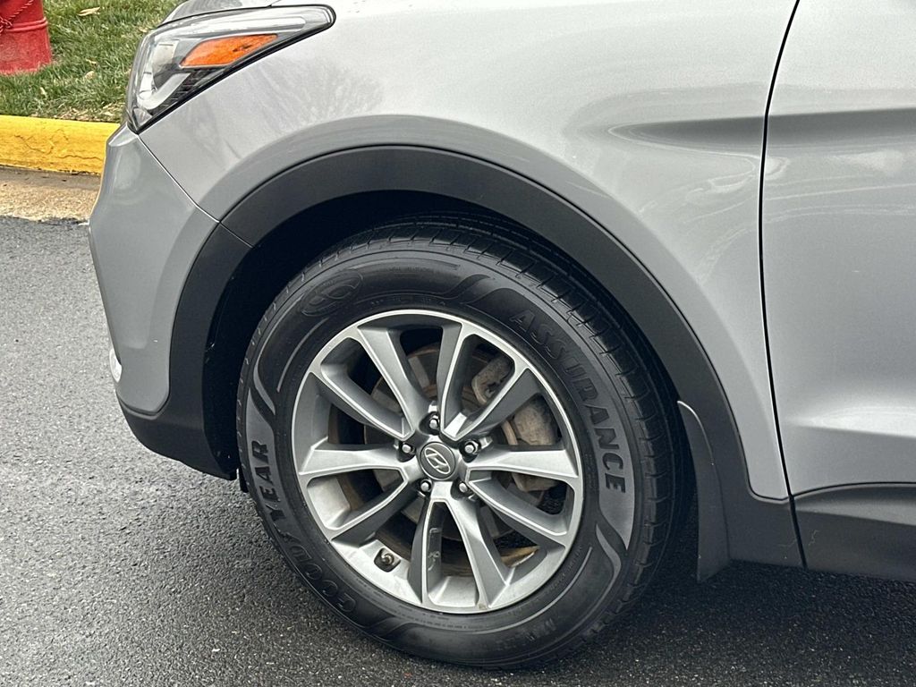 Thumbnail: 2018 Hyundai Santa Fe - 15