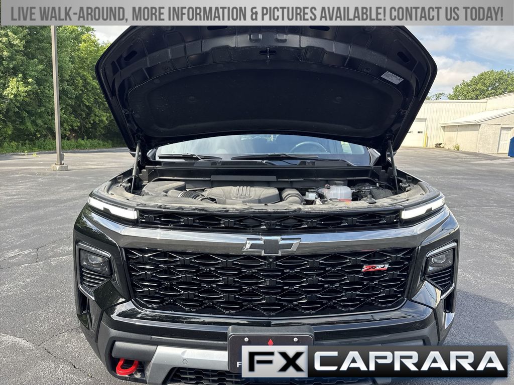 Used 2025 Chevrolet Traverse SUV