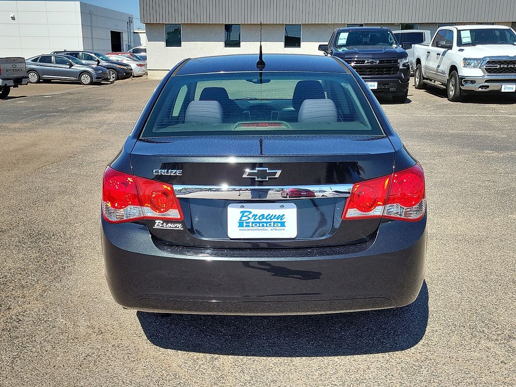 2013 Chevrolet Cruze LS - 8