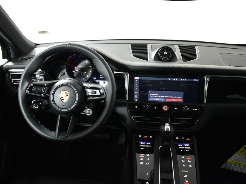 Thumbnail: 2026 Porsche Macan - 17