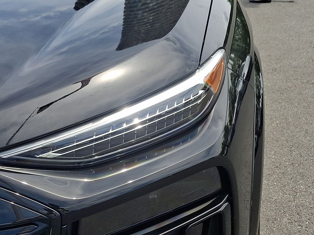 Thumbnail: 2025 Audi SQ6 e-tron - 9