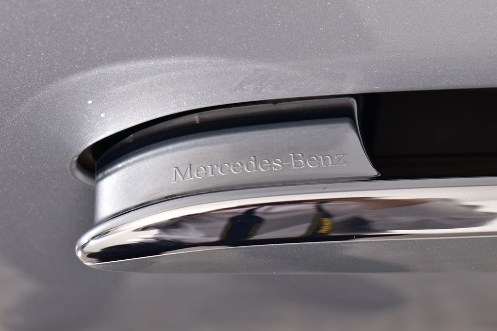 Thumbnail: 2022 Mercedes-Benz S-Class - 12