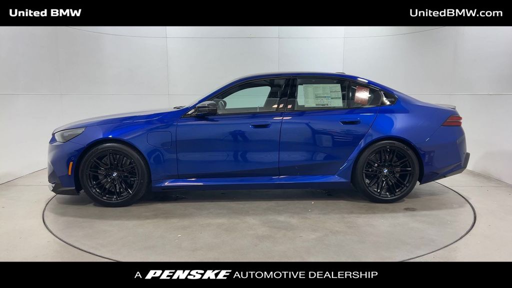 Thumbnail: 2026 BMW M5 - 5
