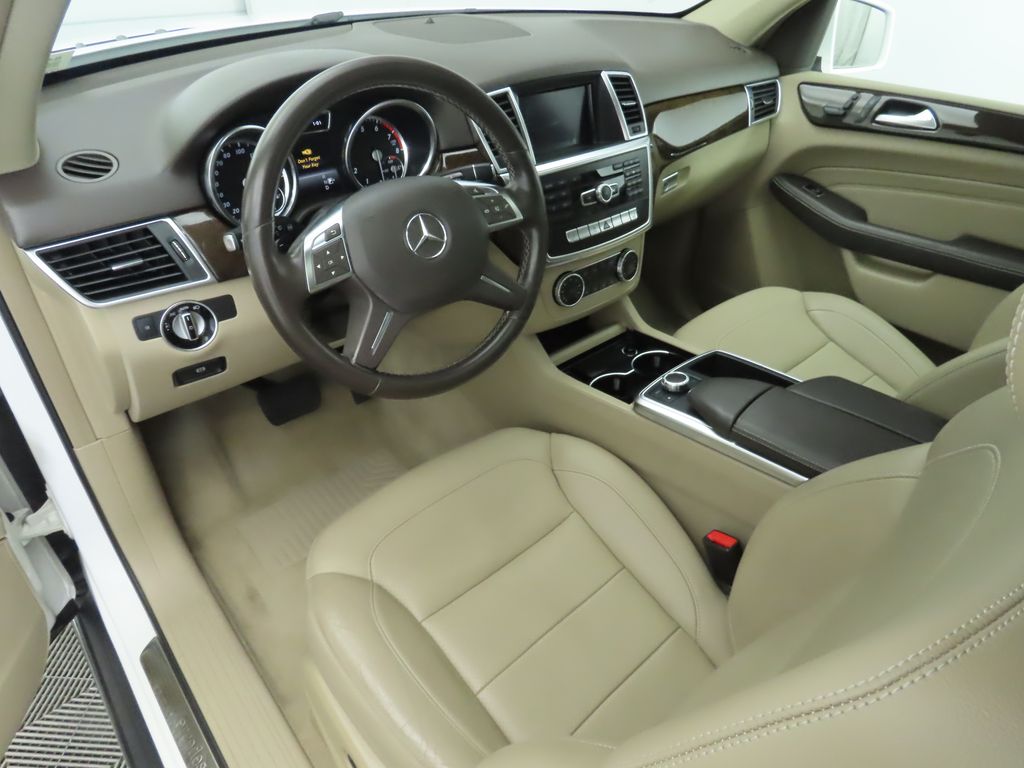 Thumbnail: 2015 Mercedes-Benz M-Class - 9