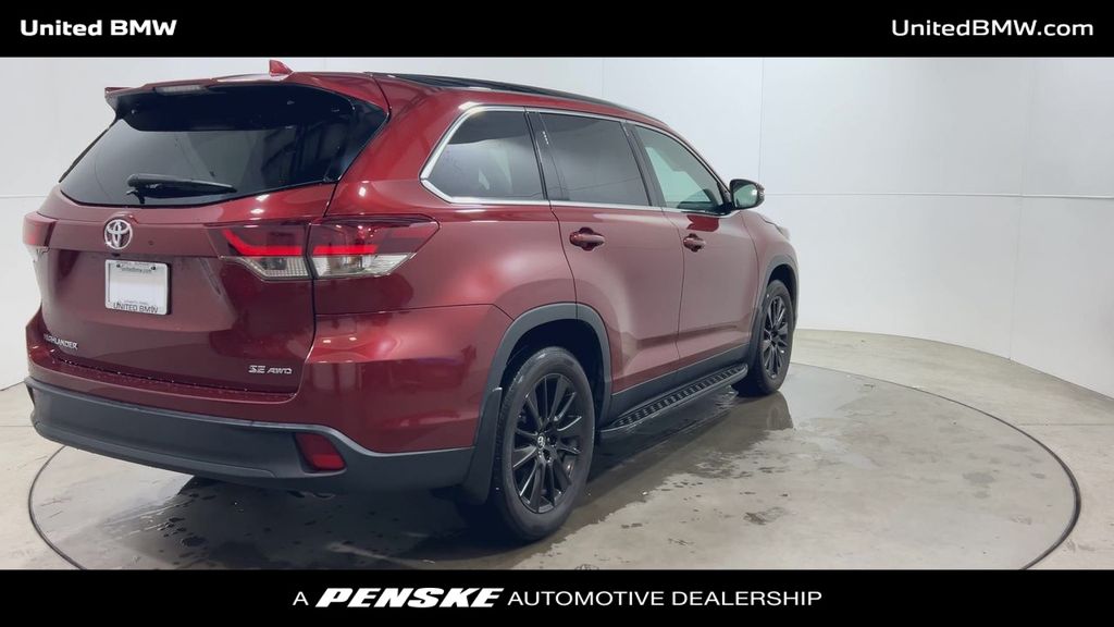 2019 Toyota Highlander SE 8