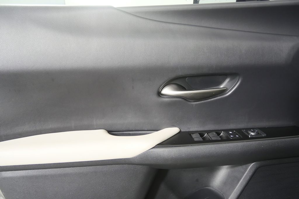 Thumbnail: 2020 Lexus UX - 9