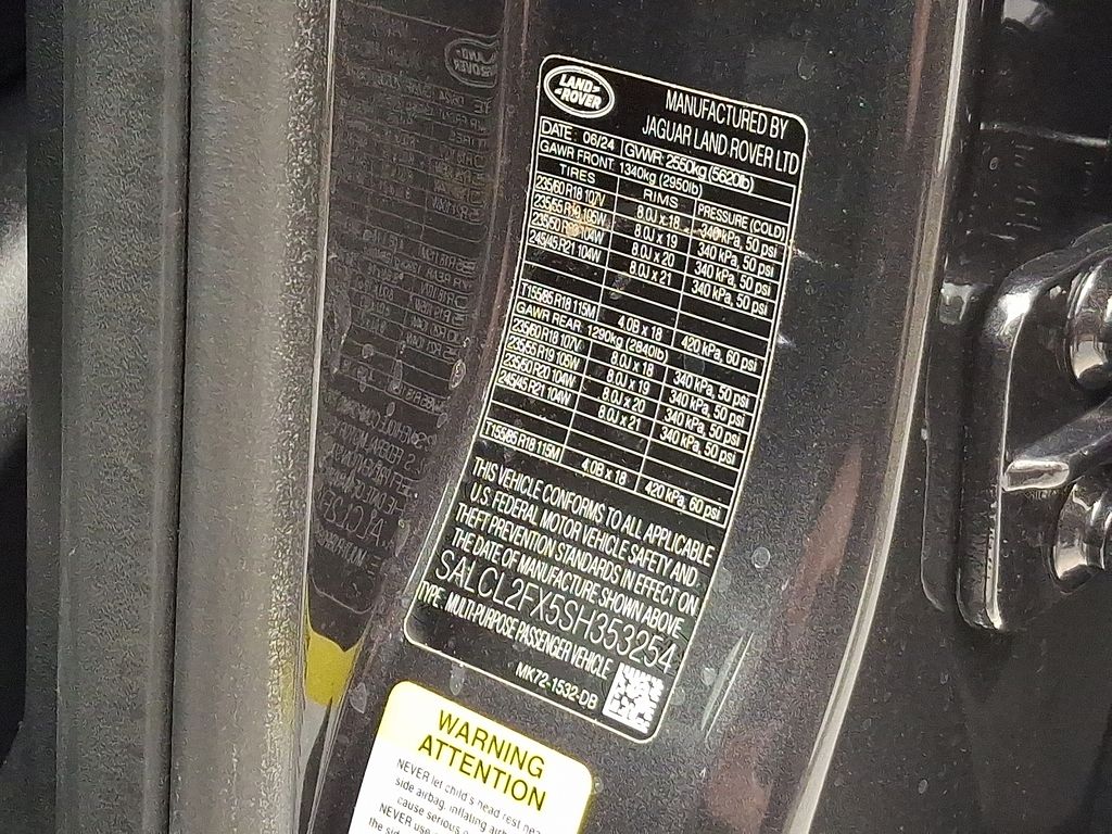 Thumbnail: 2025 Land Rover Discovery Sport - 28