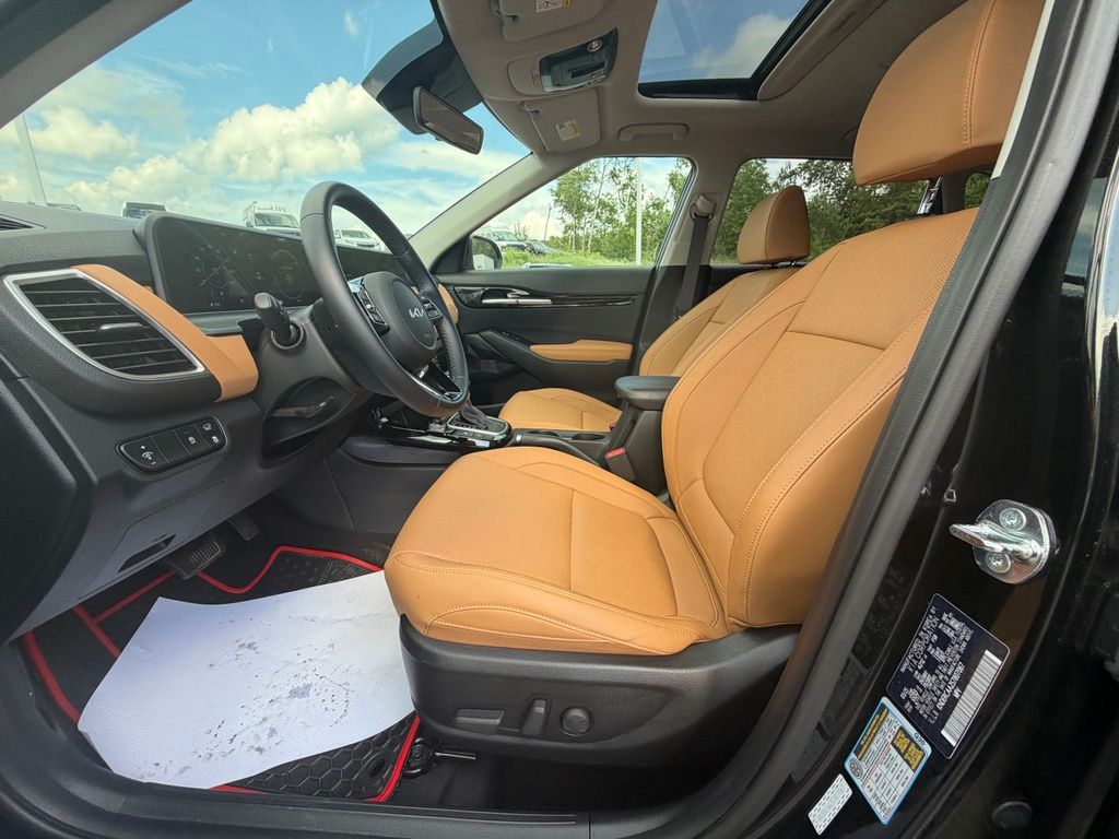2025 Kia Seltos EX Black at Bob Ruth Ford